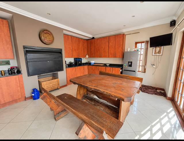 3 BEDROOM HOUSE FOR SALE IN VANDERBIJLPARK SE 8